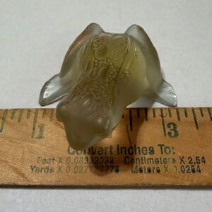 Unique Lalique Crystal frog, 2.5 inches across and 1.25 inches in height
